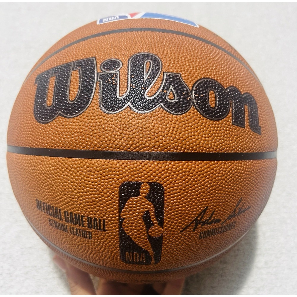 Signed NBA Game Ball Wilson  Prime Sports Nowitzki Nash Griffin Haslem Rooks Box